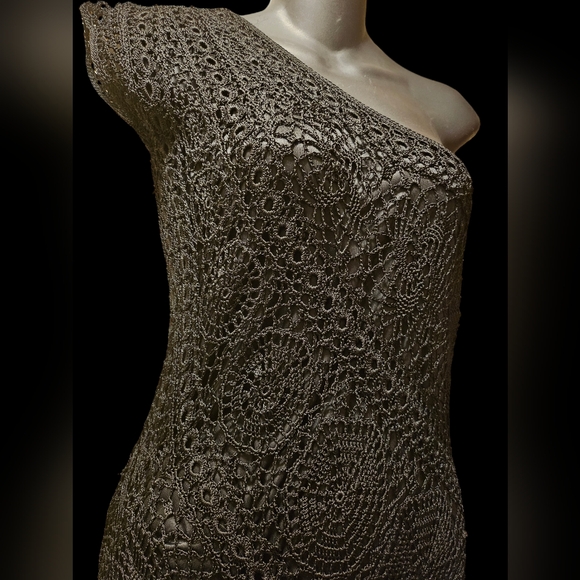 OPEN KNIT LAYERED ONE SHOULDER MIDI DRESS - Picture 4 of 5